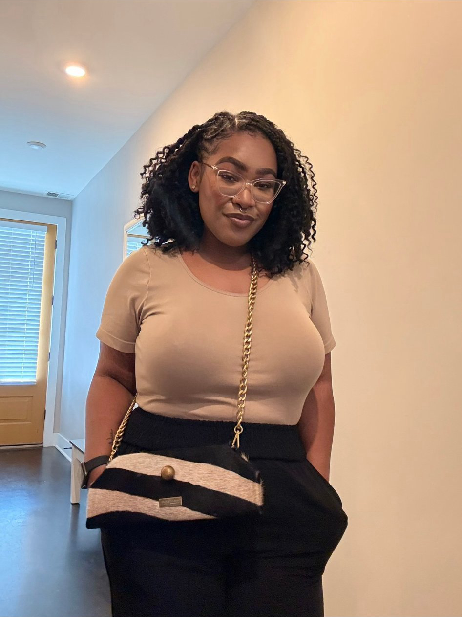Curly hair — chain clutch