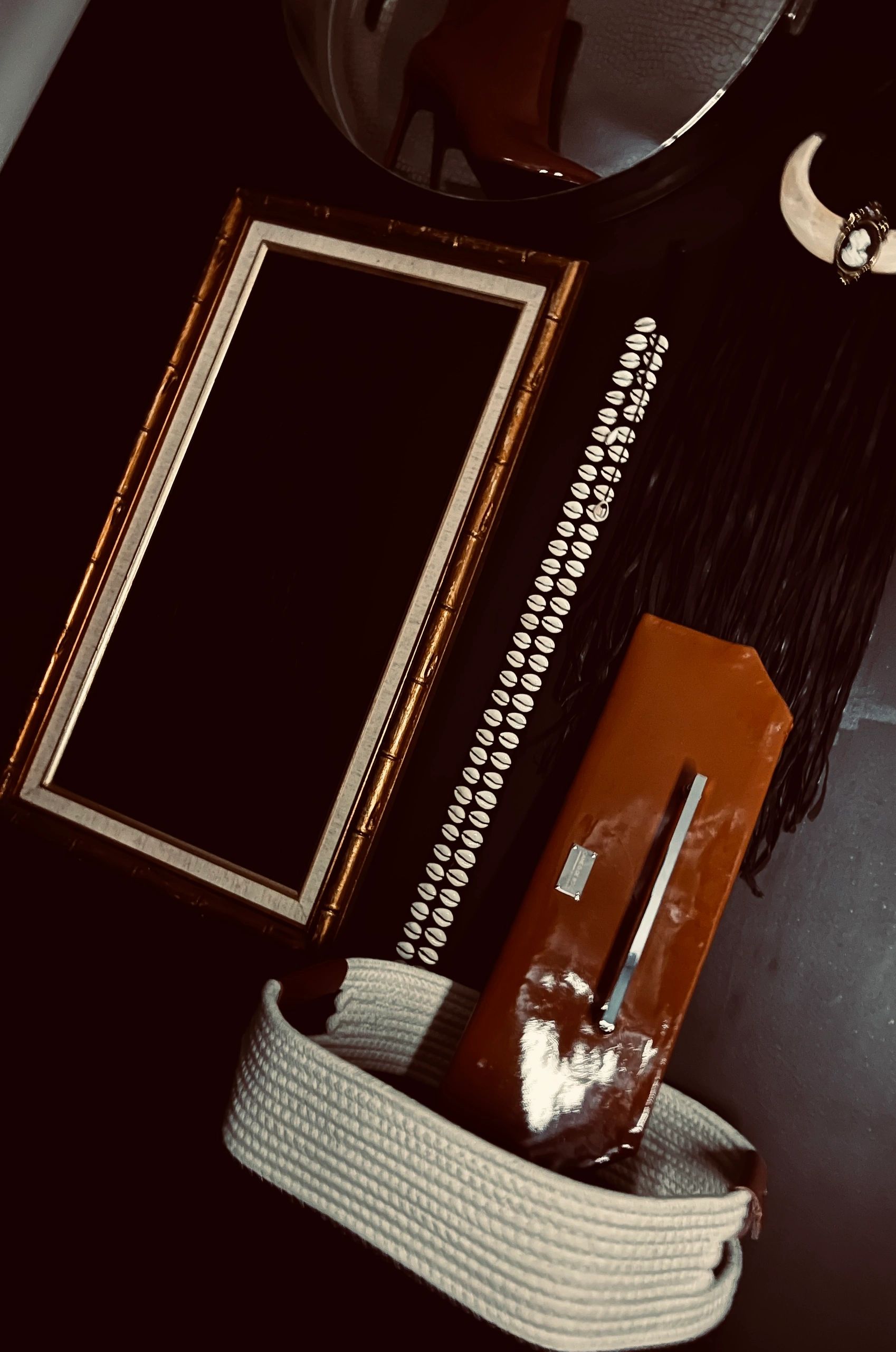 Cameo de Boré clutch — handcrafted luxury